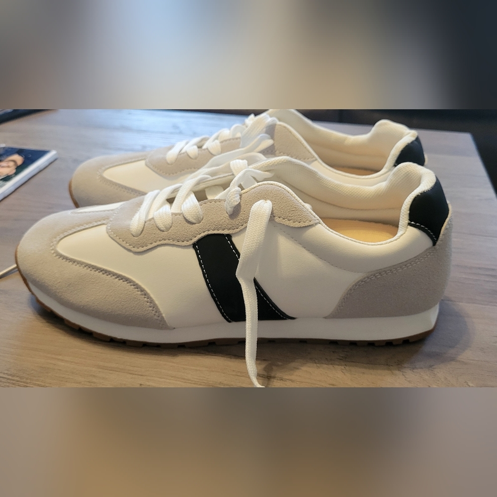Women's shoes